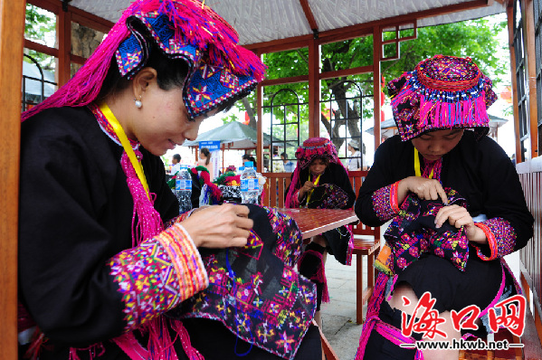 海南黎族苗族传统节日三月三 多姿多彩民族活动
